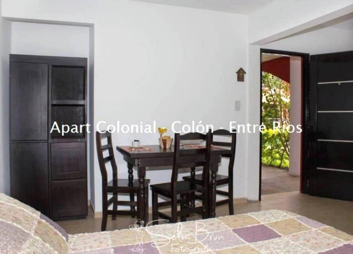 Apart Colonial