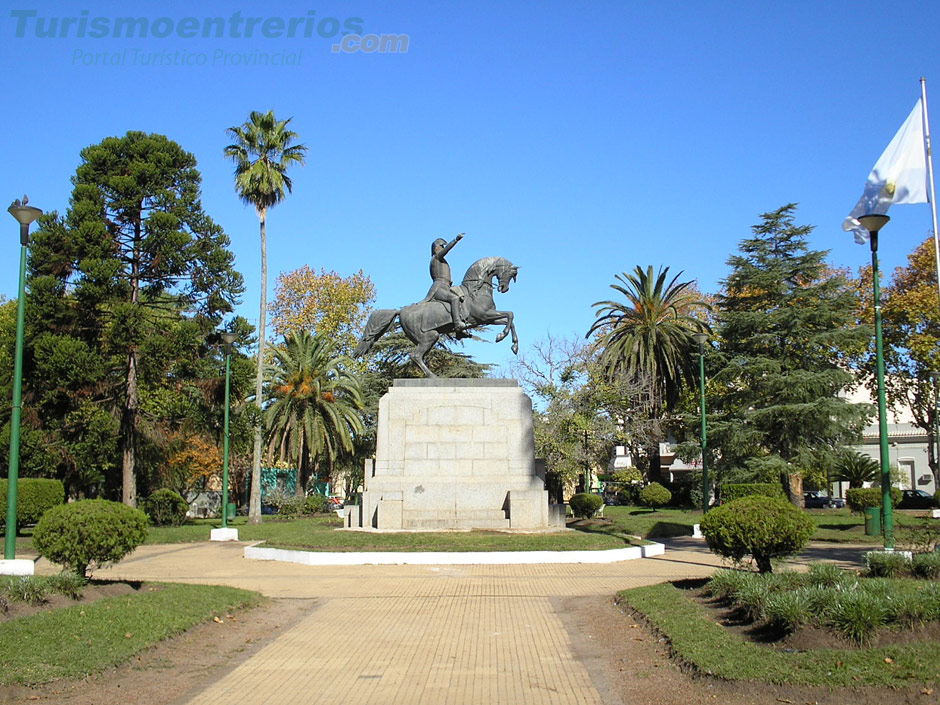 Plaza San Martín - Imagen: Turismoentrerios.com