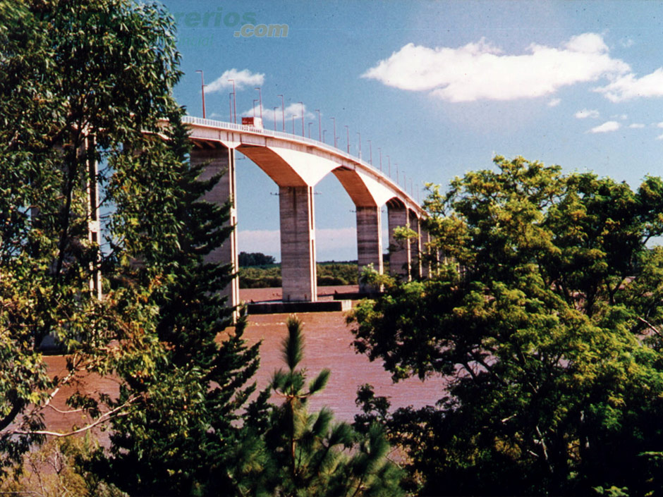 Puente Artigas - Imagen: Turismoentrerios.com