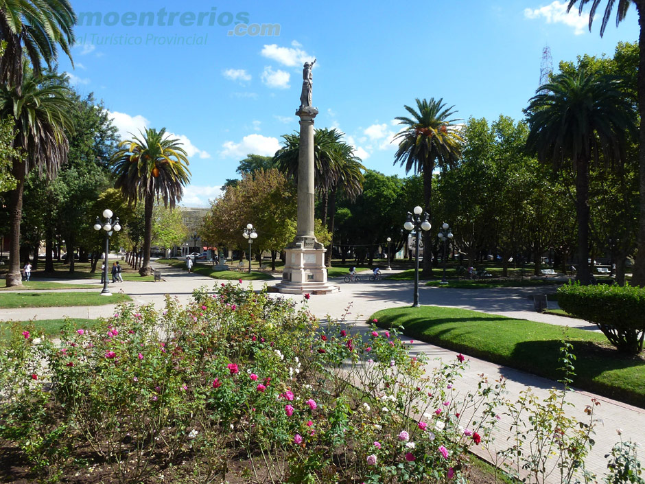 Plaza Constitución - Imagen: Turismoentrerios.com