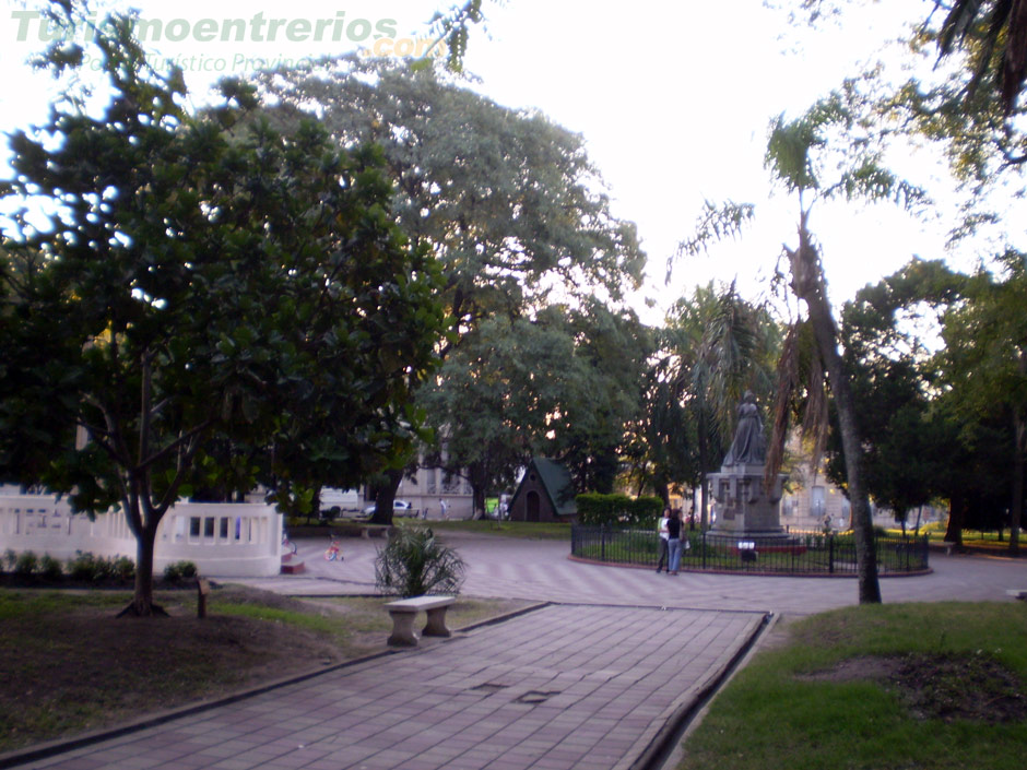 Plaza 25 de Mayo en La Paz - Imagen: Turismoentrerios.com