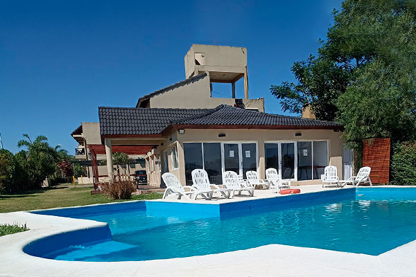 Brisas del Lago Apart Hotel