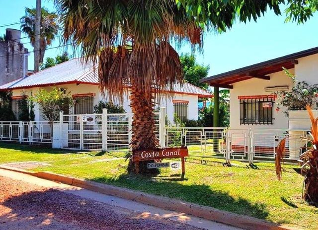 Costa Canal Bungalows