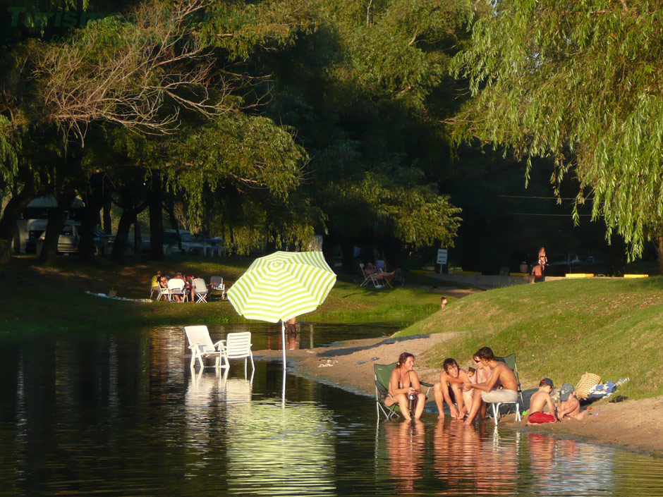 Playas de Villa Elisa - Imagen: Turismoentrerios.com